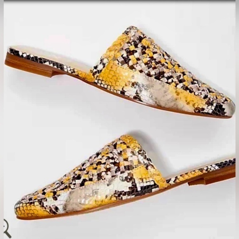 Vince Camuto Pandie Snake Print Woven Mules Yellow/Gray/Black‎ Women’s Size 7